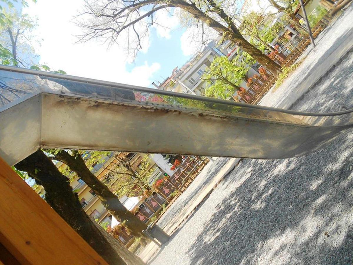 Γιάννενα: Ήταν ελαττωματικά τα όργανα στην παιδική χαρά – “Καρφώνει” τον δήμαρχο ο ειδικός σύμβουλος