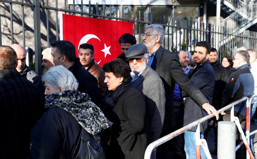 Τρέμει ο Ερντογάν! Ψηφίζουν από σήμερα οι Τούρκοι της Γερμανίας