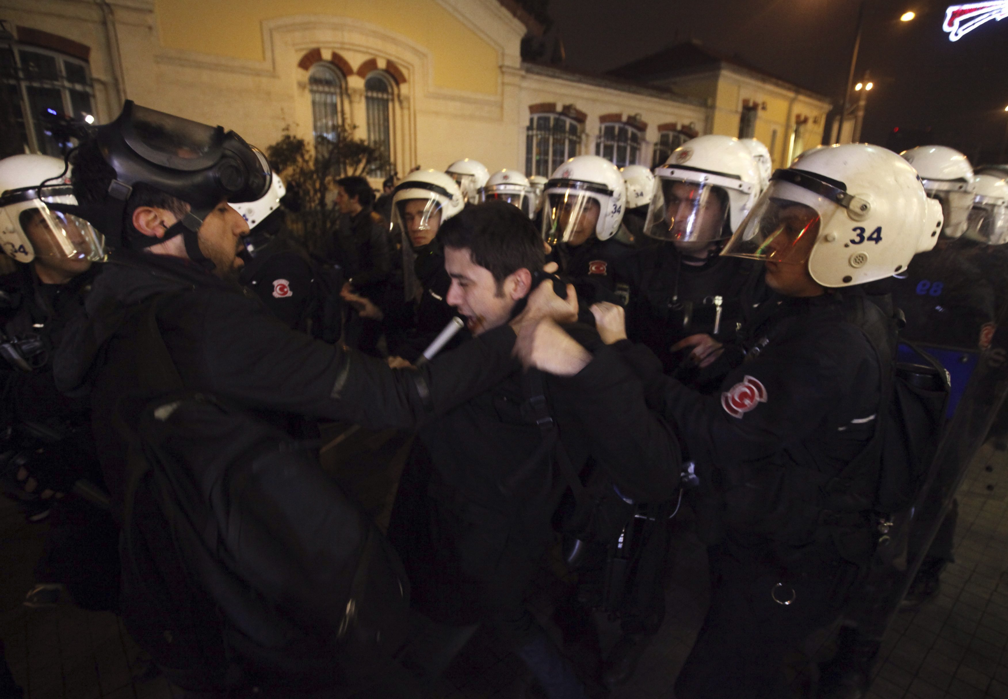 Τουρκία: Επεισόδια σε διαδήλωση κατά του νόμου για τον έλεγχο του ίντερνετ