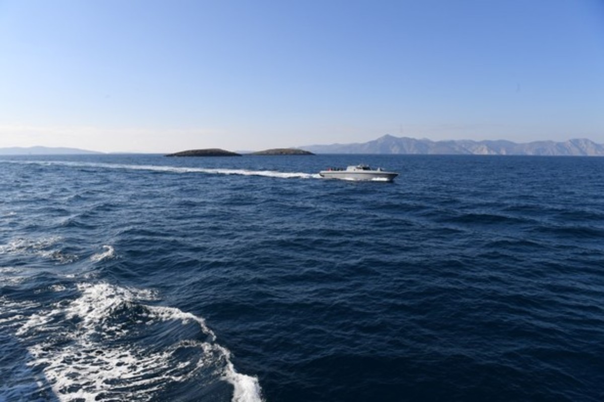 Η τουρκική πρόκληση στα Ίμια σε εικόνες [pics, vids]