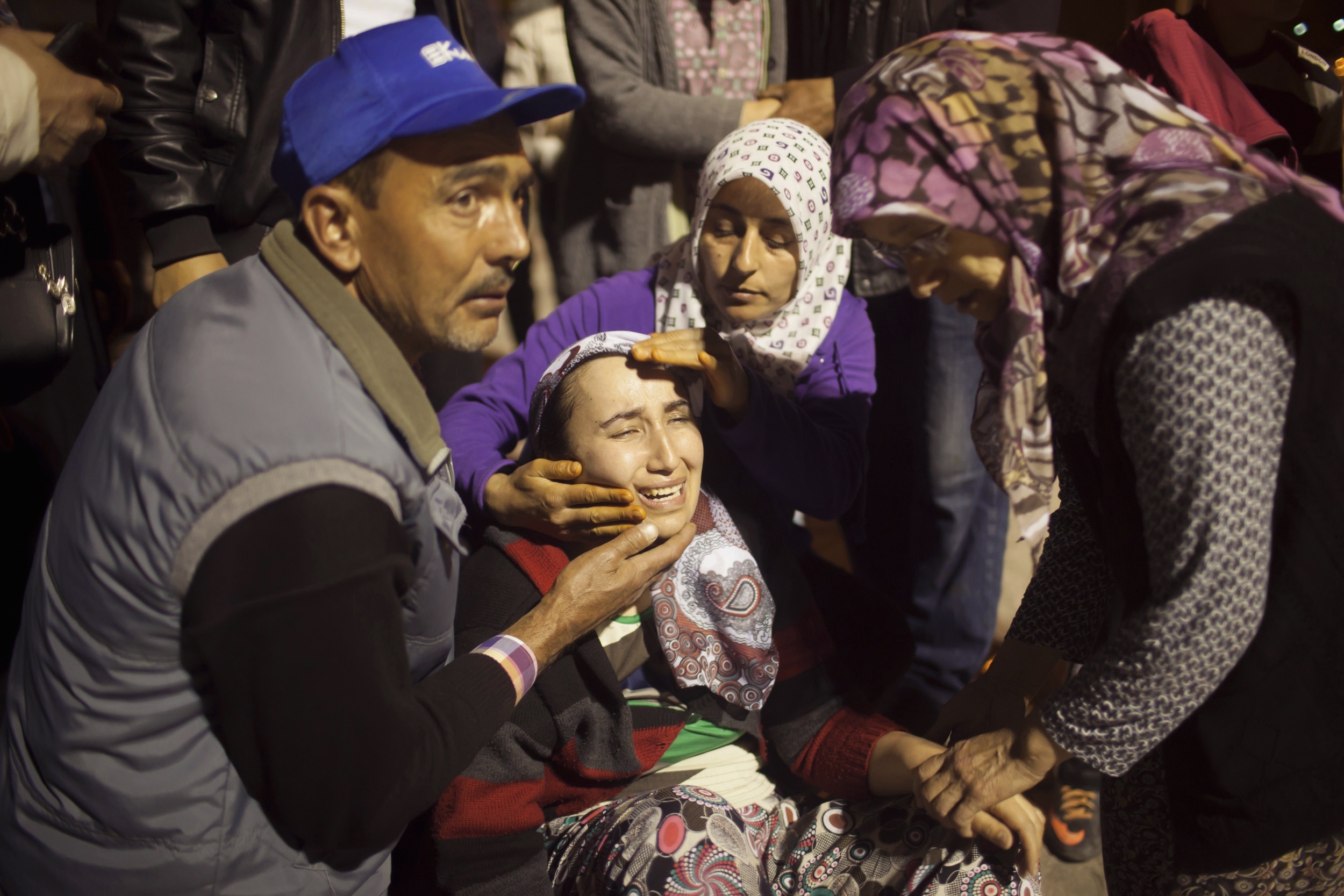 Φόβοι για 350 νεκρούς στο ορυχείο του θανάτου στην Τουρκία – Εκατοντάδες οι εγκλωβισμένοι, σβήνουν οι ελπίδες – Παιδιά ανάμεσα στους νεκρούς