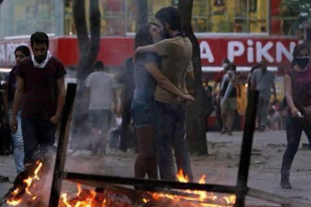 Τουρκία: Έρωτας στις μέρες της εξέγερσης!