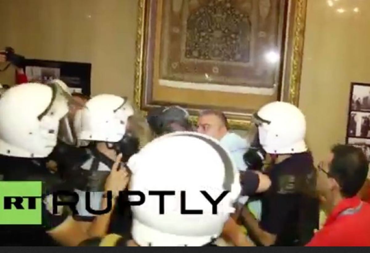 Βίντεο: Συλλήψεις μέσα στο Χίλτον της Κωνσταντινούπολης!