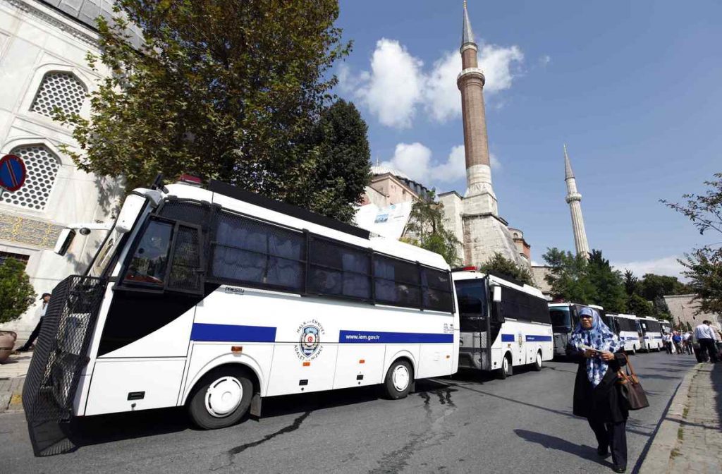 Τρόμος στην Τουρκία: Πυροβολισμοί έξω από το προξενείο των ΗΠΑ