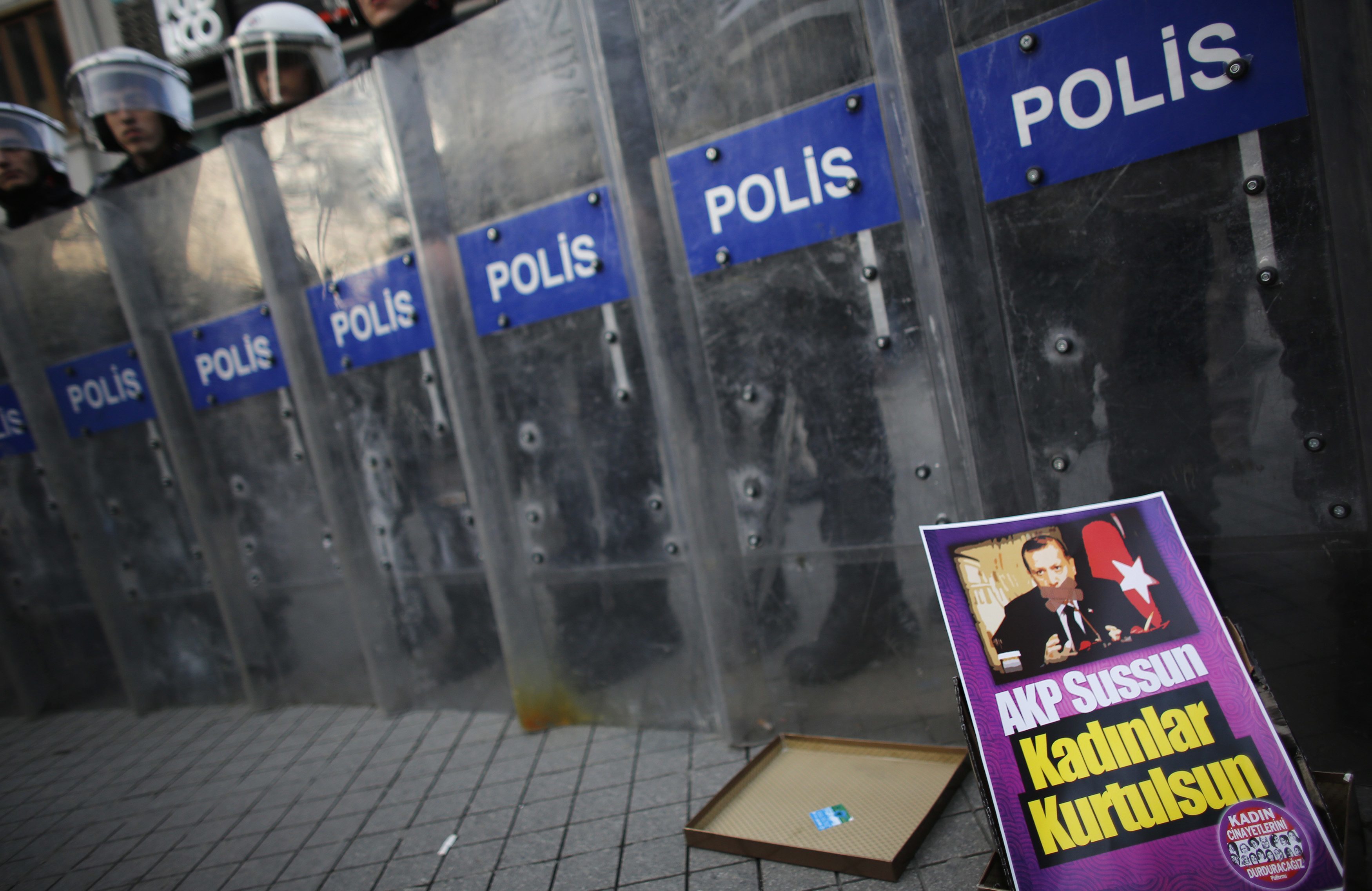 Τουρκία: Συνεχίζονται οι απολύσεις ή μεταθέσεις αστυνομικών, μετά το σκάνδαλο διαφθοράς