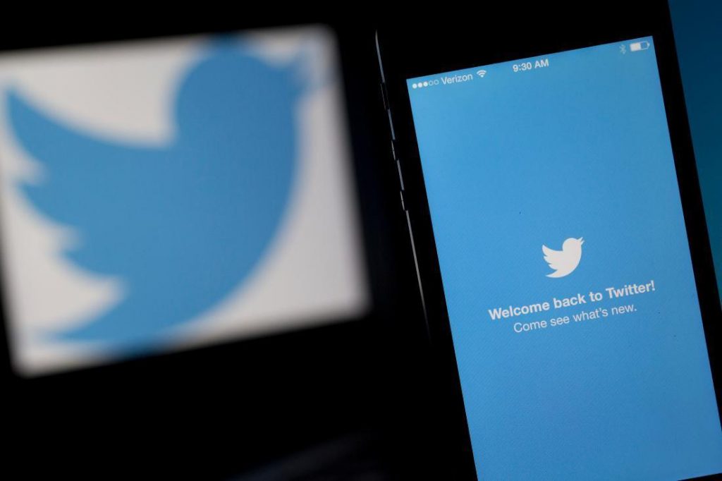 Το Twitter ετοιμάζεται να μετατρέψει τα tweets των χρηστών σε διαφημίσεις.