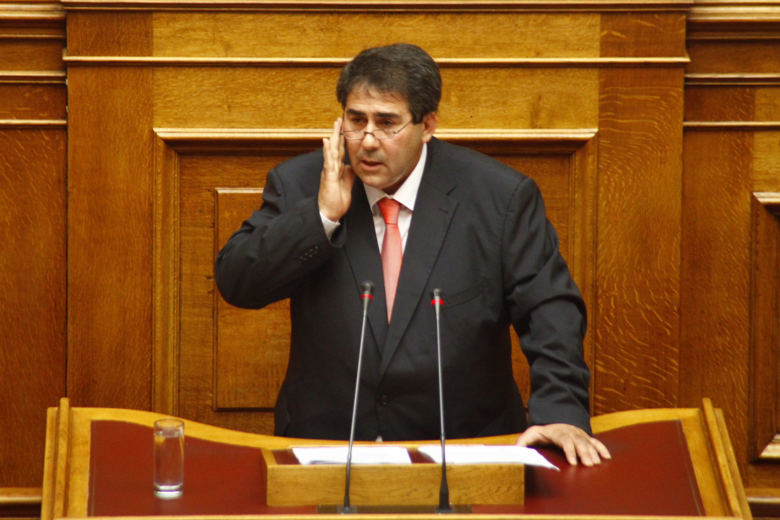 Τζαμτζής για το… παξιμάδι: Αιχμές για εσωκομματικό πόλεμο