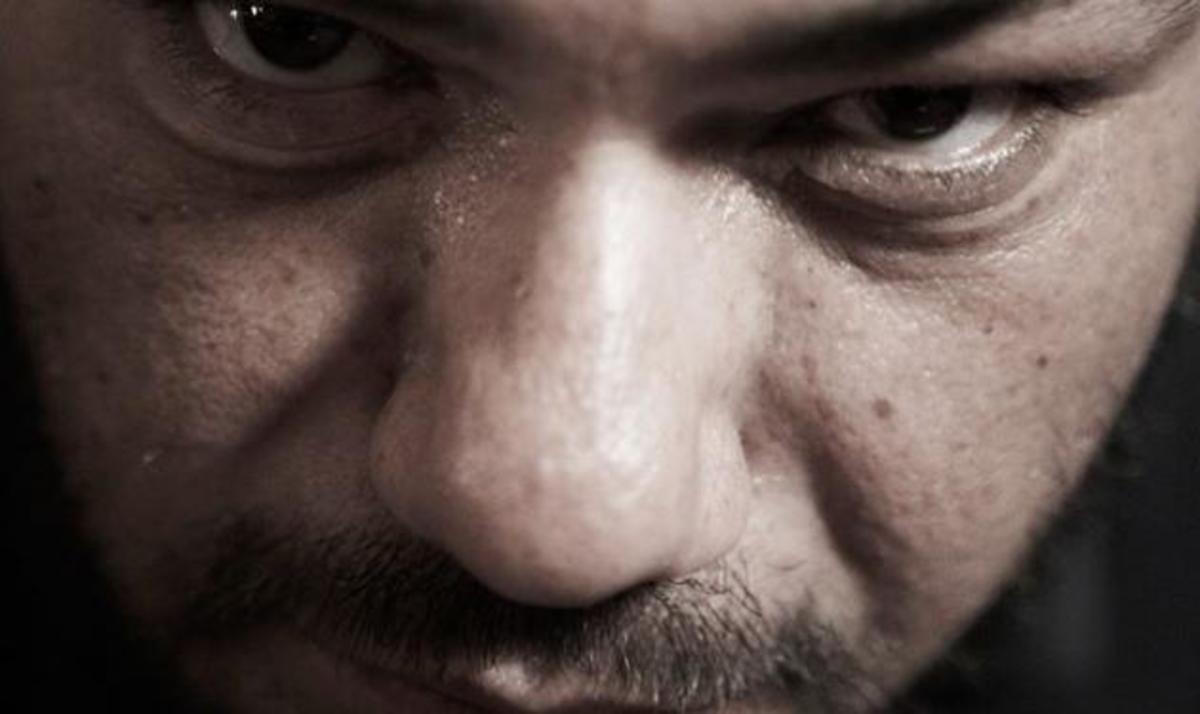 Σοκ στη showbiz από το θάνατο του σκηνοθέτη Μανώλη Τζιράκη