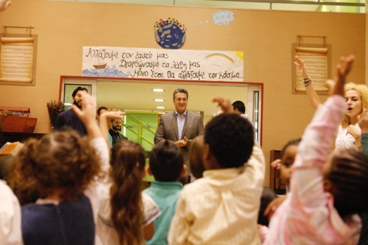 Επίσκεψη του Απόστολου Τζιτζικώστα στην “Κιβωτό του Κόσμου”