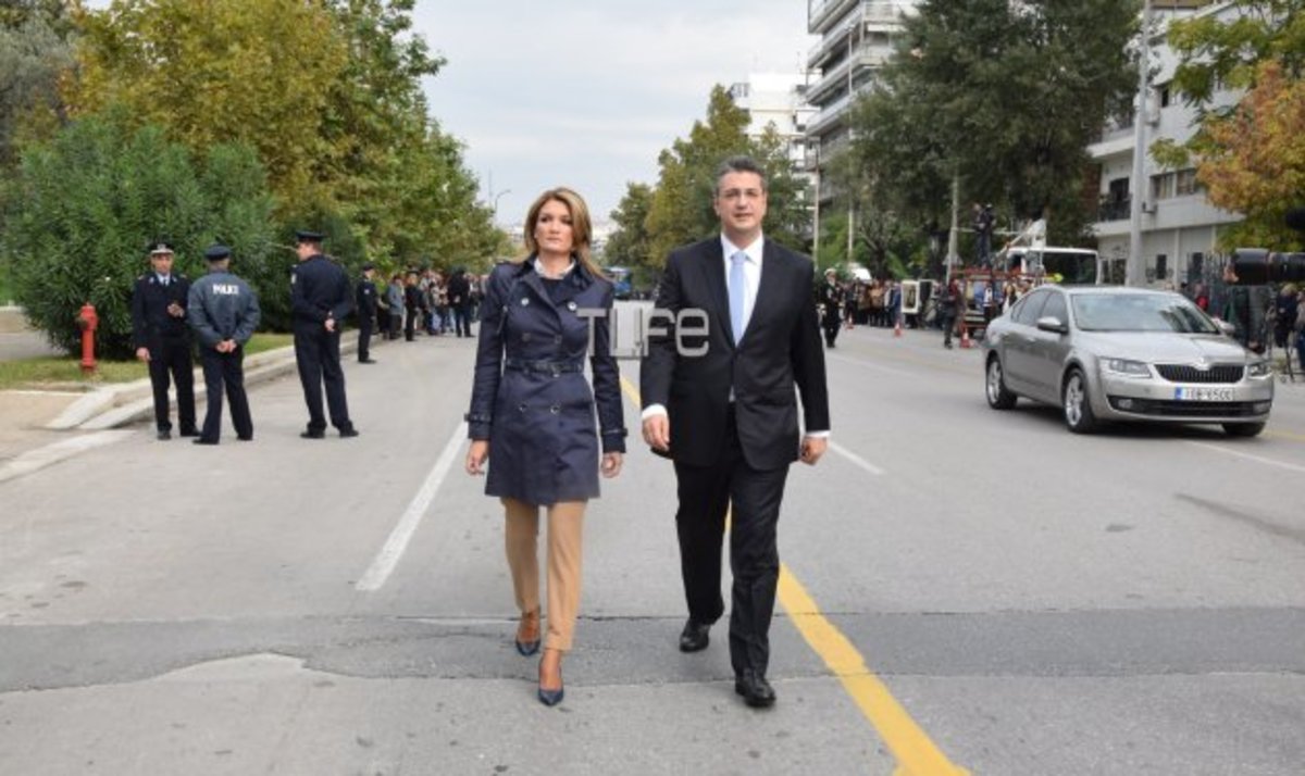 Η όμορφη σύζυγός του Απόστολου Τζιτζικώστα κέρδισε πάλι τις εντυπώσεις! ΦΩΤΟ