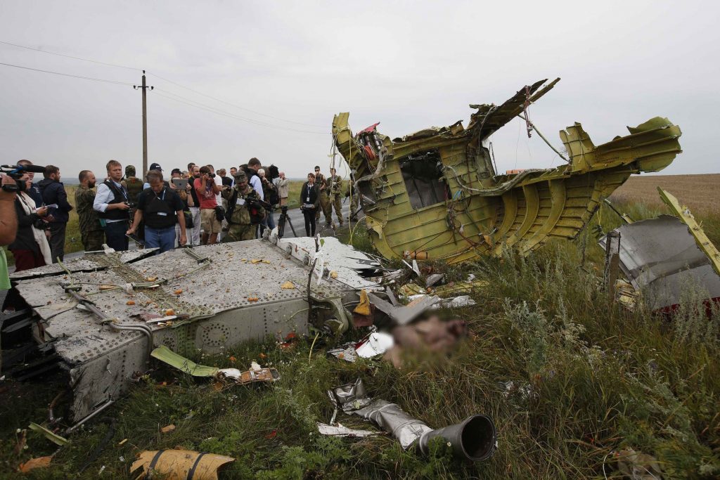 Boeing: Όλα τα σενάρια για την κατάρριψη του αεροσκάφους στην Ουκρανία – Ο ρόλος των φιλορώσων αυτονομιστών