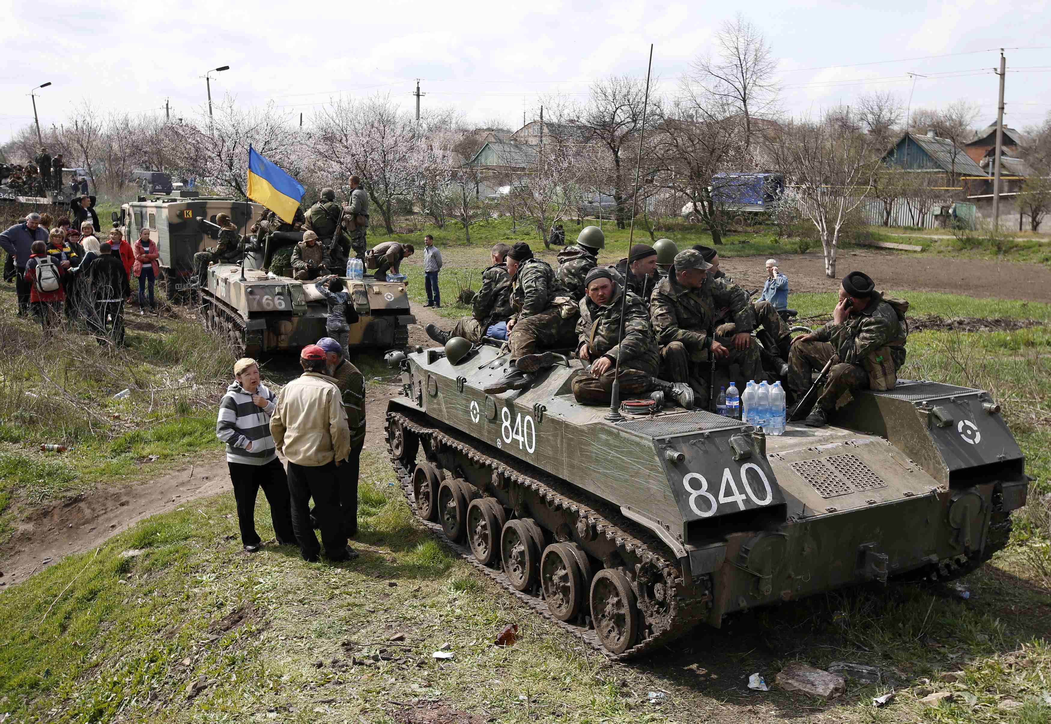 Перешел на сторону украинцев. 16.04.14 Краматорск БТР. Украинские войска 2014.
