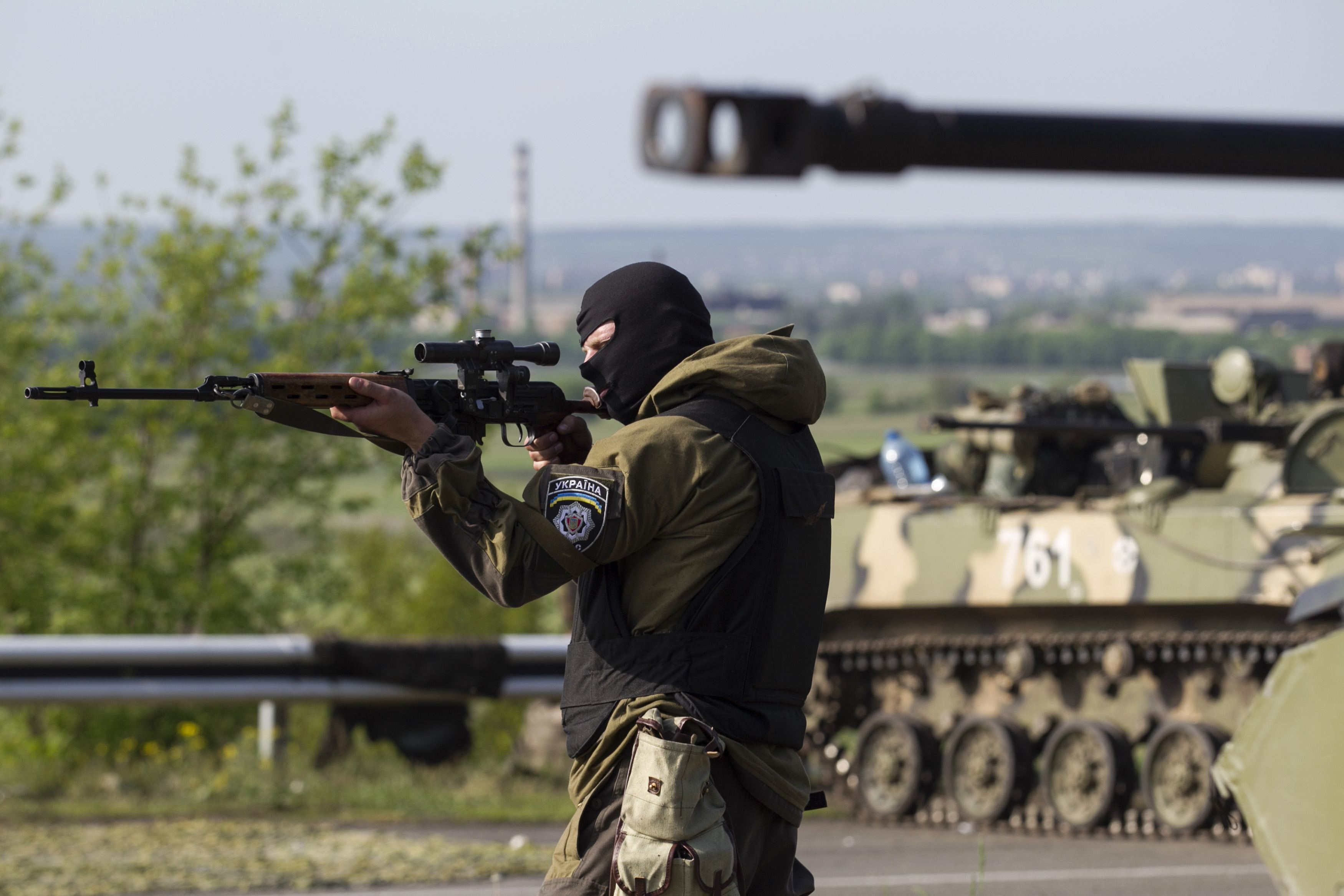Παραλήρημα εθνικιστών για το μακελειό στην Οδησσό: «Τους ψήσατε σαν μαγιάτικα σουβλάκια!» – Πήραν στο κυνήγι Ουκρανούς στρατιώτες στο Κραματόρσκ