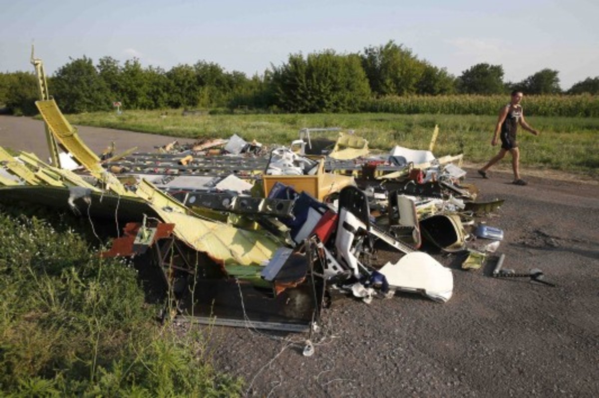 Βρίσκουν συνέχεια κι άλλα πτώματα στο σημείο της συντριβής του Boeing στην Ουκρανία