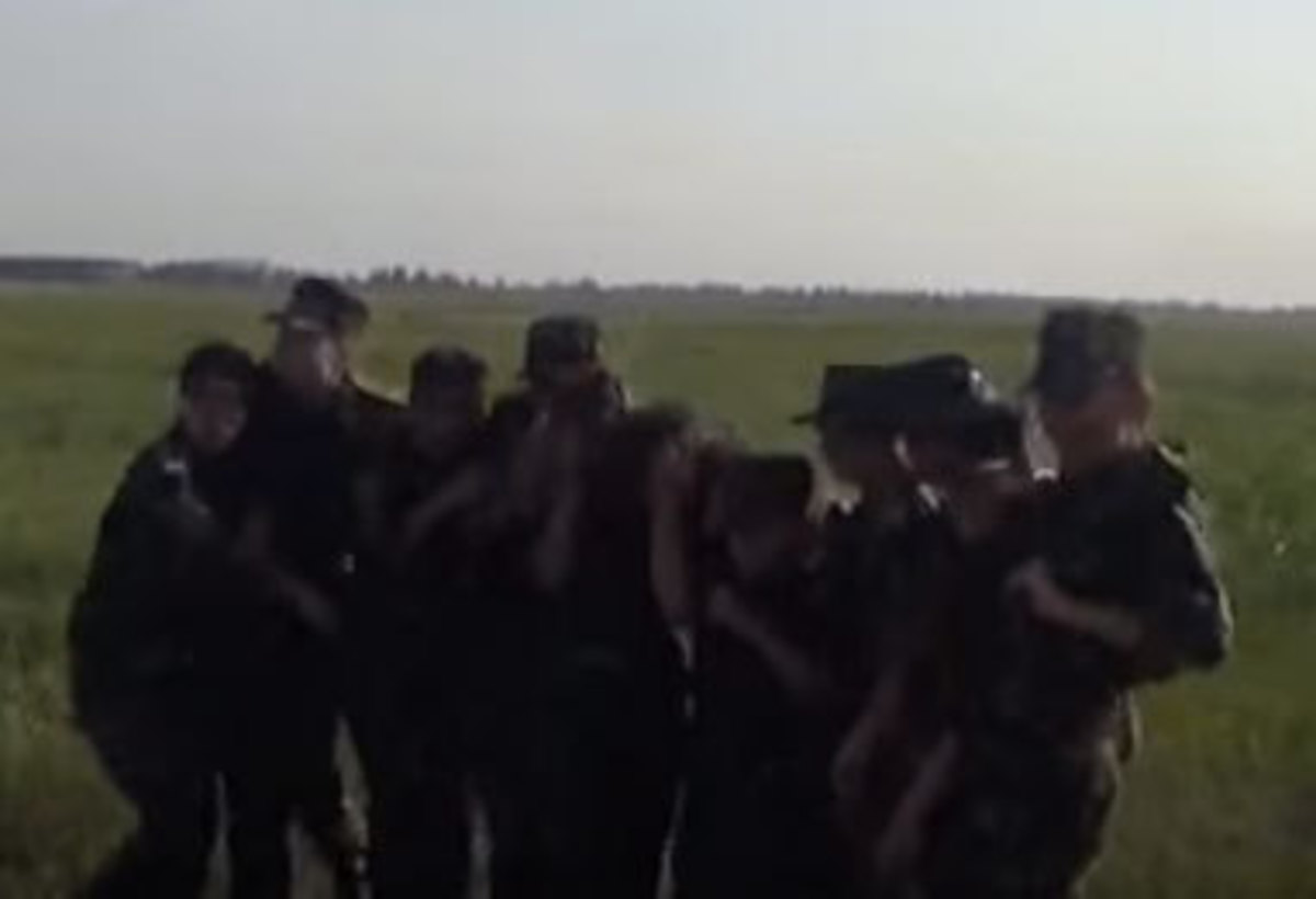 Δε φαντάζεστε τι τρόμαξε τις Ουκρανές στρατιωτίνες…! ΒΙΝΤΕΟ