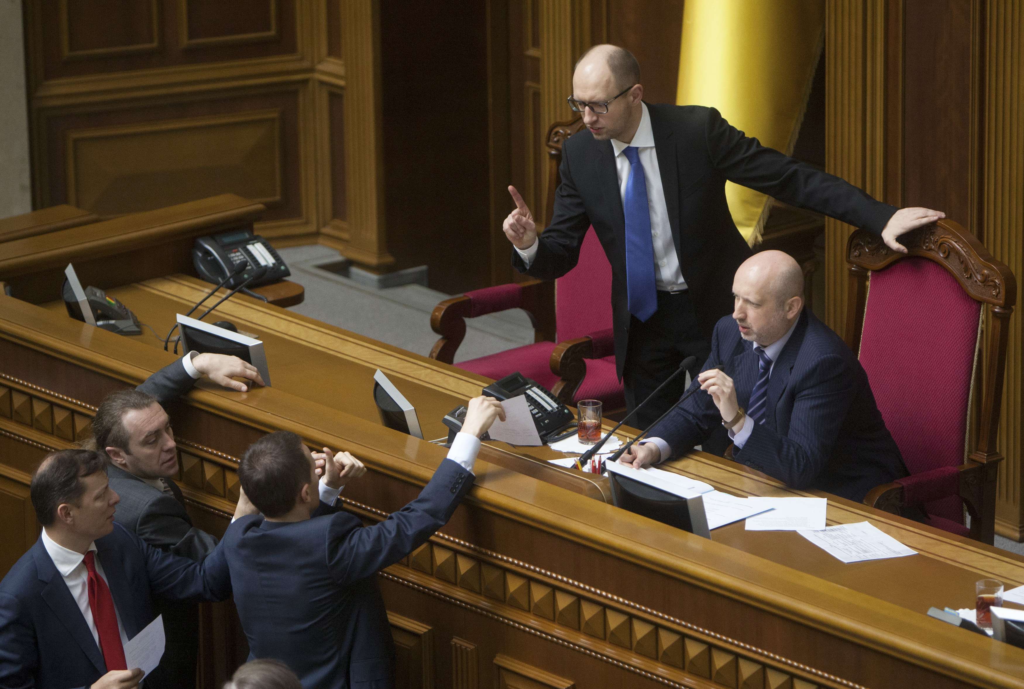 Έναν νόμο περί προμηθειών υιοθέτησε η Ουκρανία για να εξασφαλίσει το δάνειο από το ΔΝΤ
