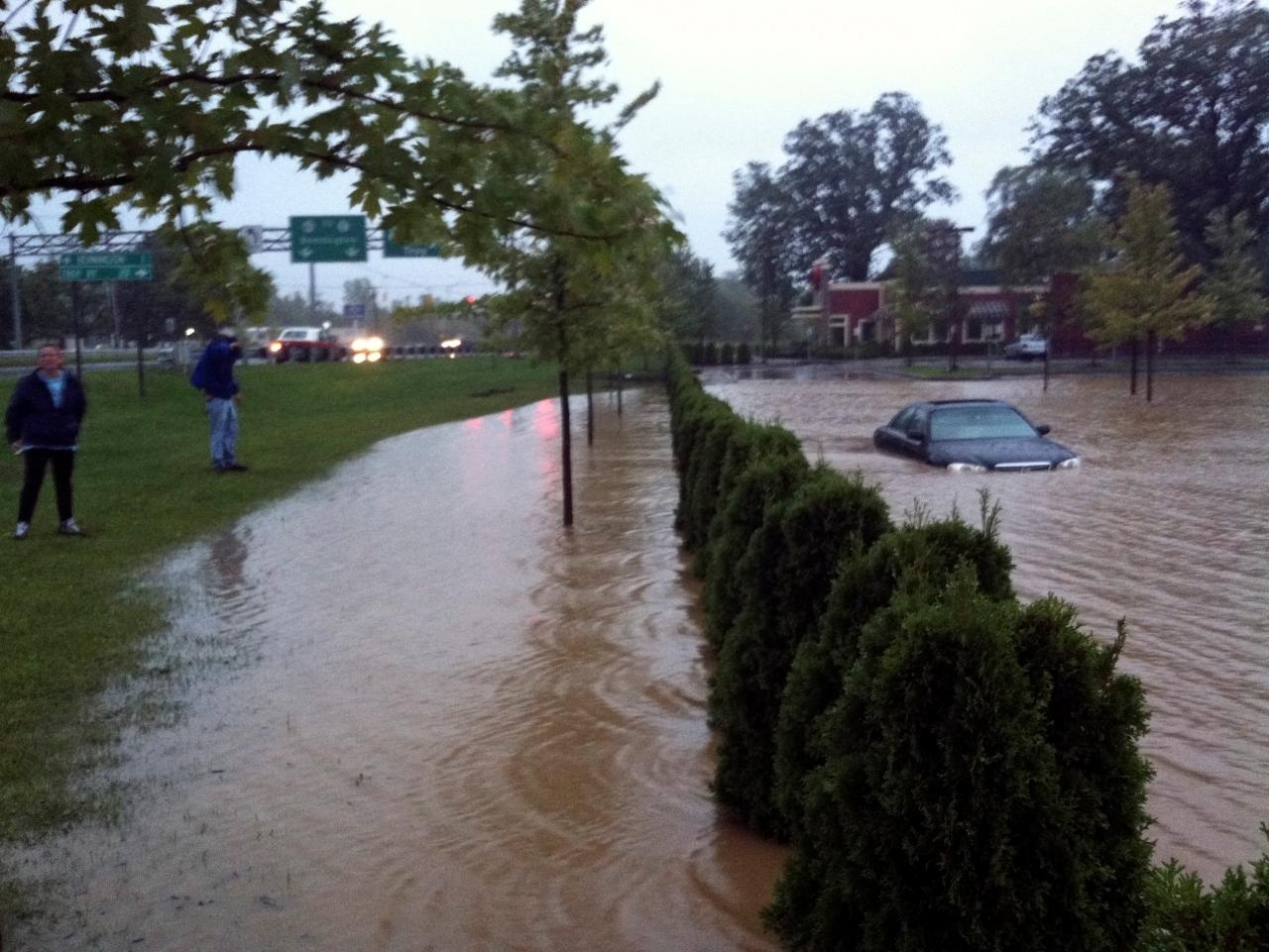 20 νεκροί και βουλιαγμένες περιοχές απ’ την Irene – Video και Φώτο