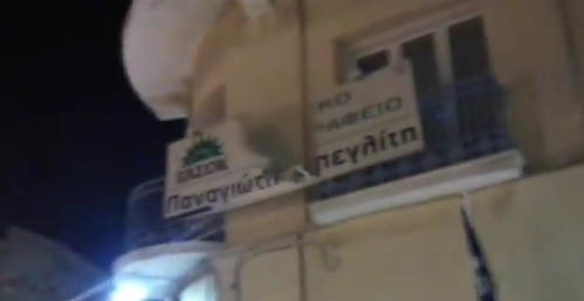 Κορινθία: Τι λέει ο Μπεγλίτης για την επίθεση στο πολιτικό του γραφείο