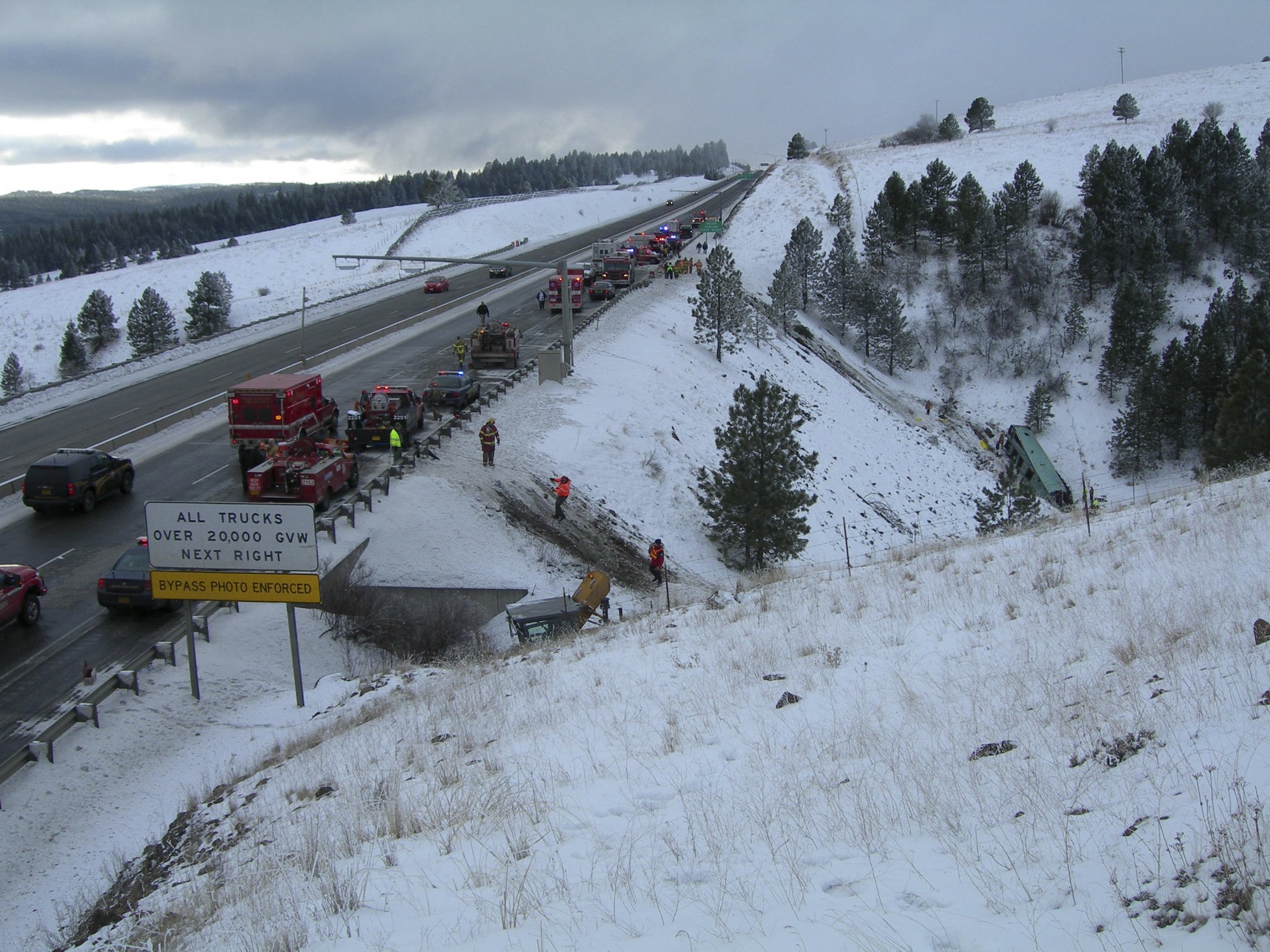 Τραγωδία στο Όρεγκον των ΗΠΑ, συντριβή λεωφορείου με 9 νεκρούς