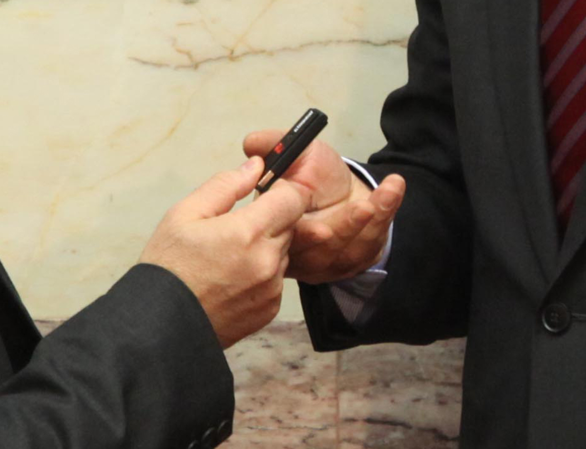 Πήρε προθεσμία η συνεργάτης του Διώτη που βοήθησε στην αντιγραφή του USB