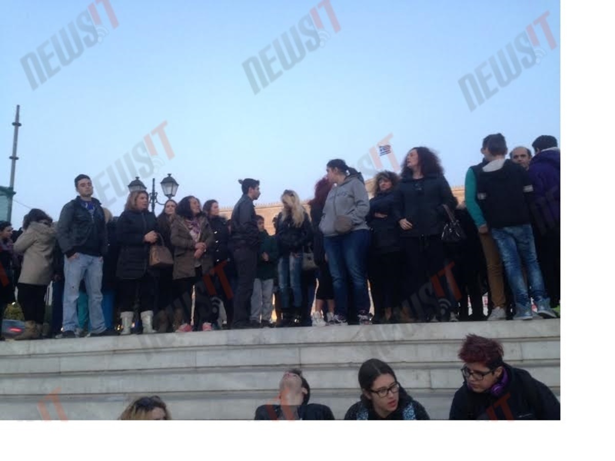 Βίντεο και φωτογραφίες από τη συγκέντρωση στο Σύνταγμα για τον Βαγγέλη