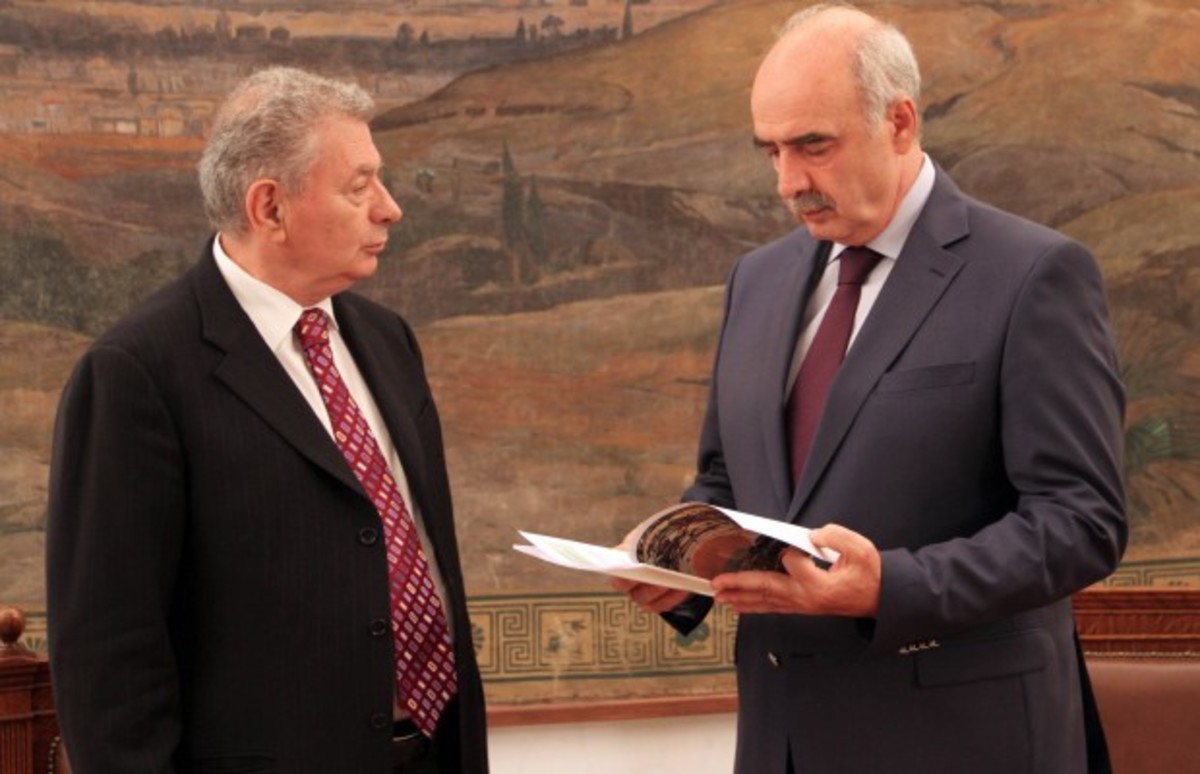 Στην πολιτειακή ηγεσία Εθνικό Σχέδιο για ανασυγκρότηση της χώρας με συγκλίσεις με αμοιβαίες υποχωρήσεις