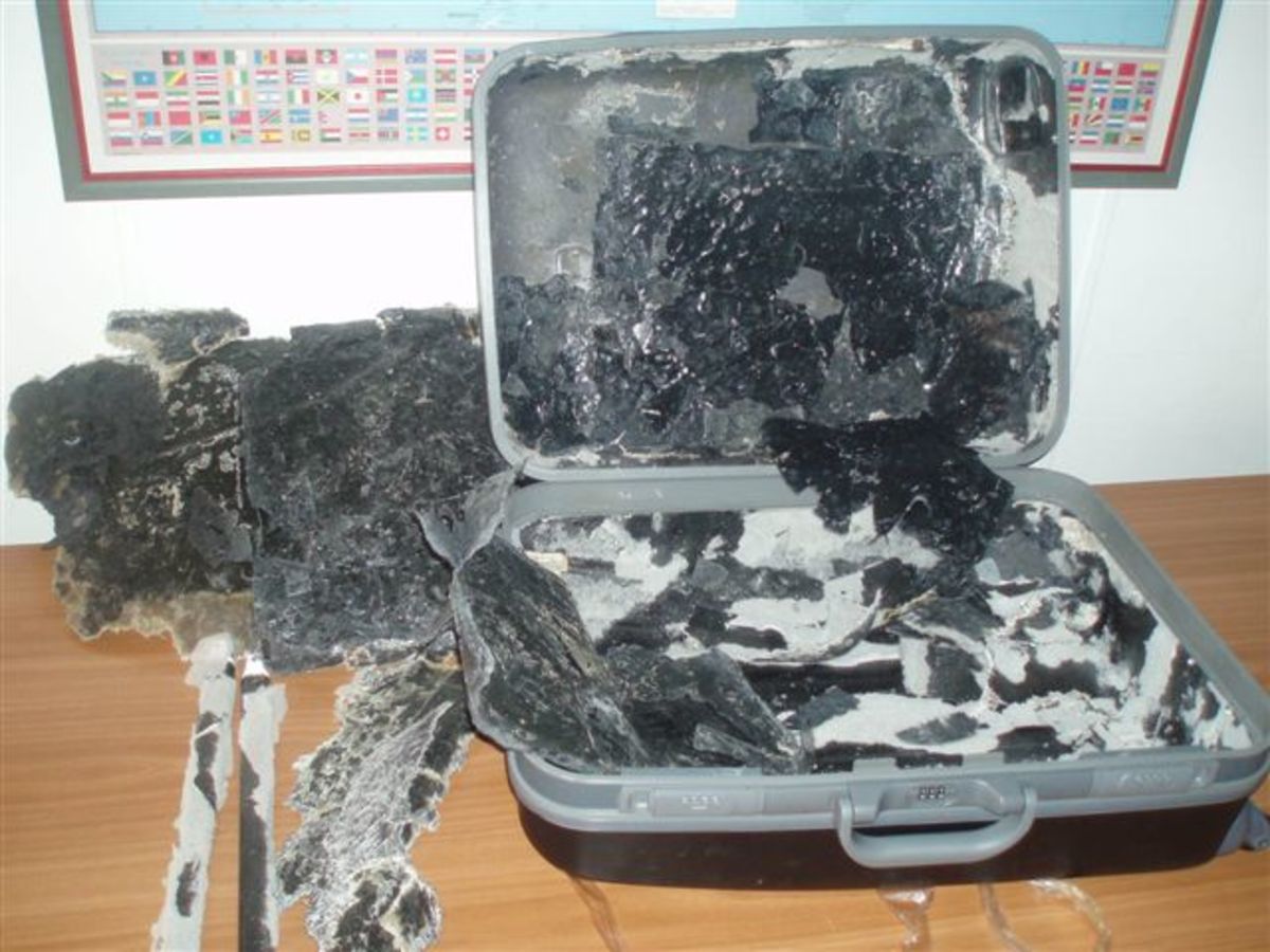 Αυτή είναι βαλίτσα που κατασκεύσαν με κοκαϊνη οι δράστες. ΦΩΤΟ ASTYNOMIA.GR