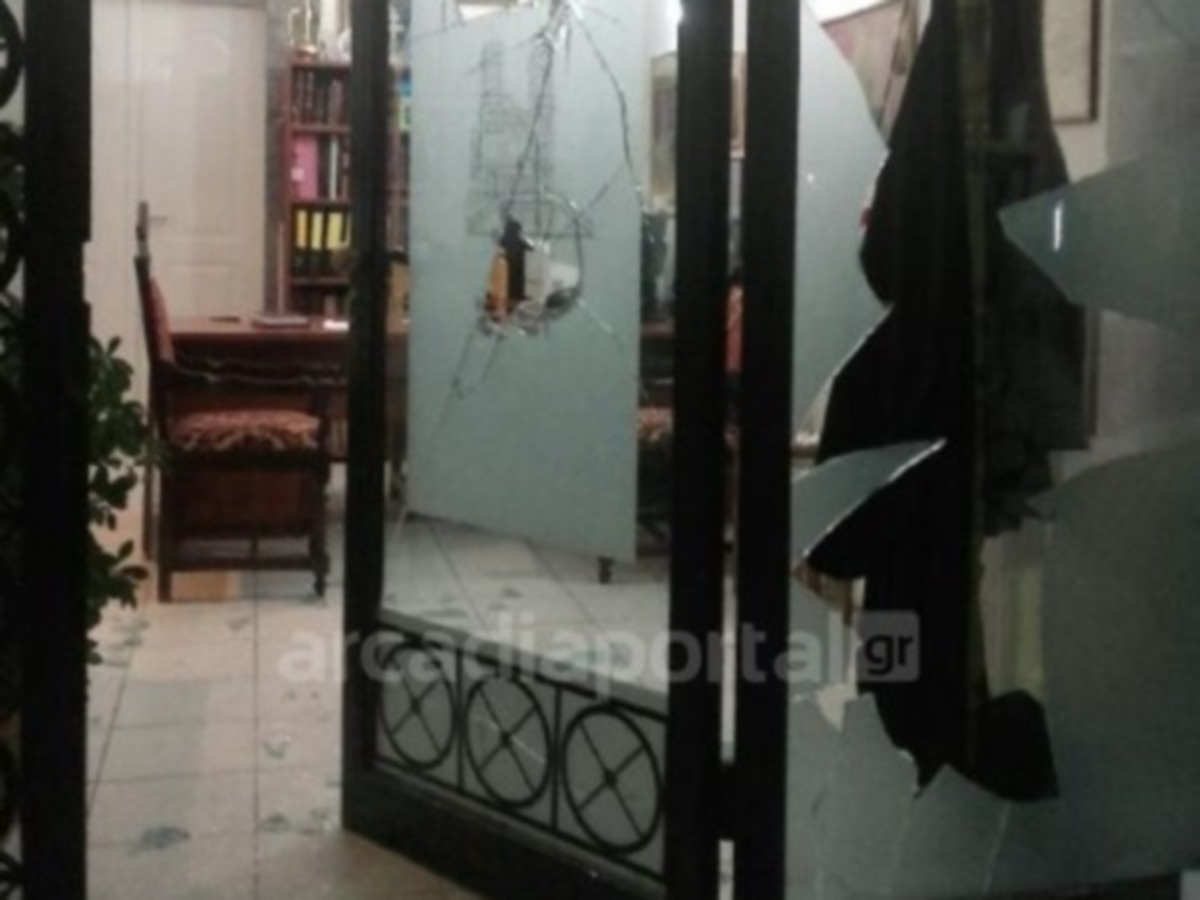 Τρίπολη: Βανδάλισαν τα γραφεία του Μητροπολιτικού Ναού