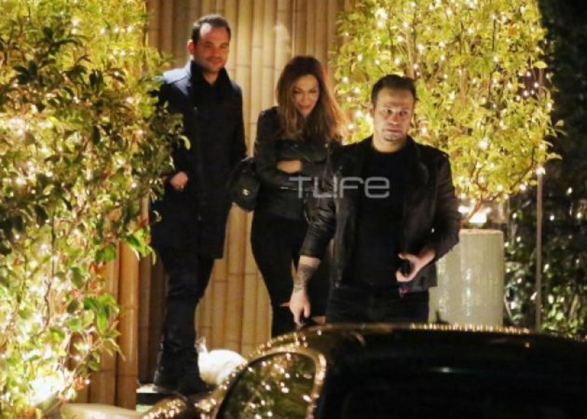 Δέσποινα Βανδή:  Για δείπνο με τον σύζυγό της Ντέμη Νικολαΐδη και τον συνεργάτη της Γιώργο Αρσενάκο!