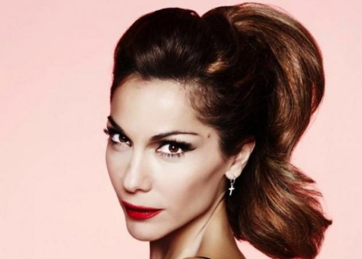 Δέσποινα Βανδή: Δείτε τη νέα συλλογή με τα ρούχα που σχεδίασε