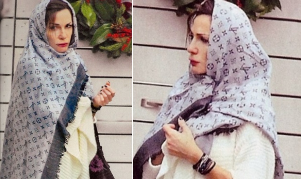 H Δέσποινα Βανδή κυκλοφορεί με μαντίλα στη Βούλα!