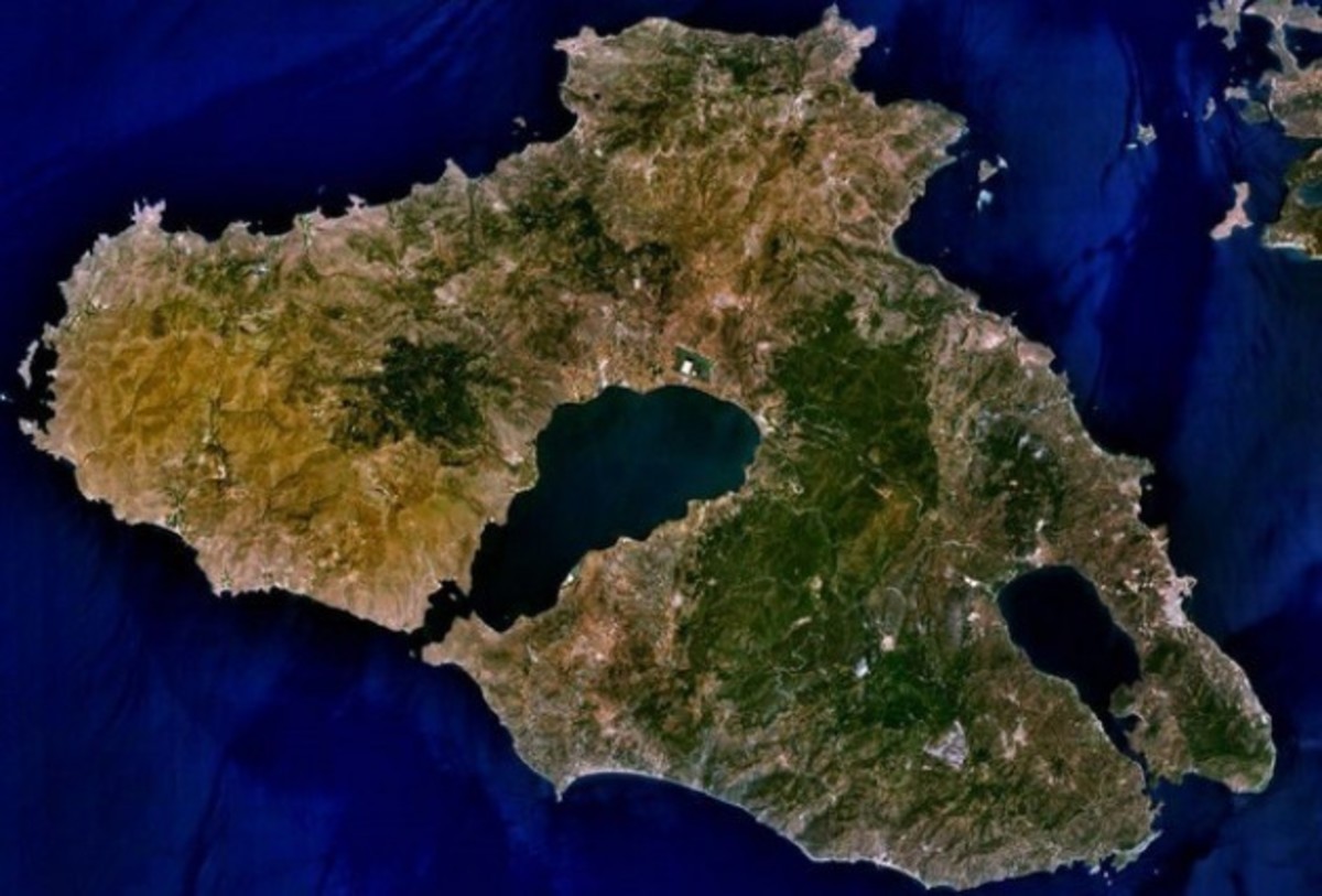 Τούρκοι δουλέμποροι κλέβουν βάρκες στη Λέσβο για να γυρίσουν στην Τουρκία!