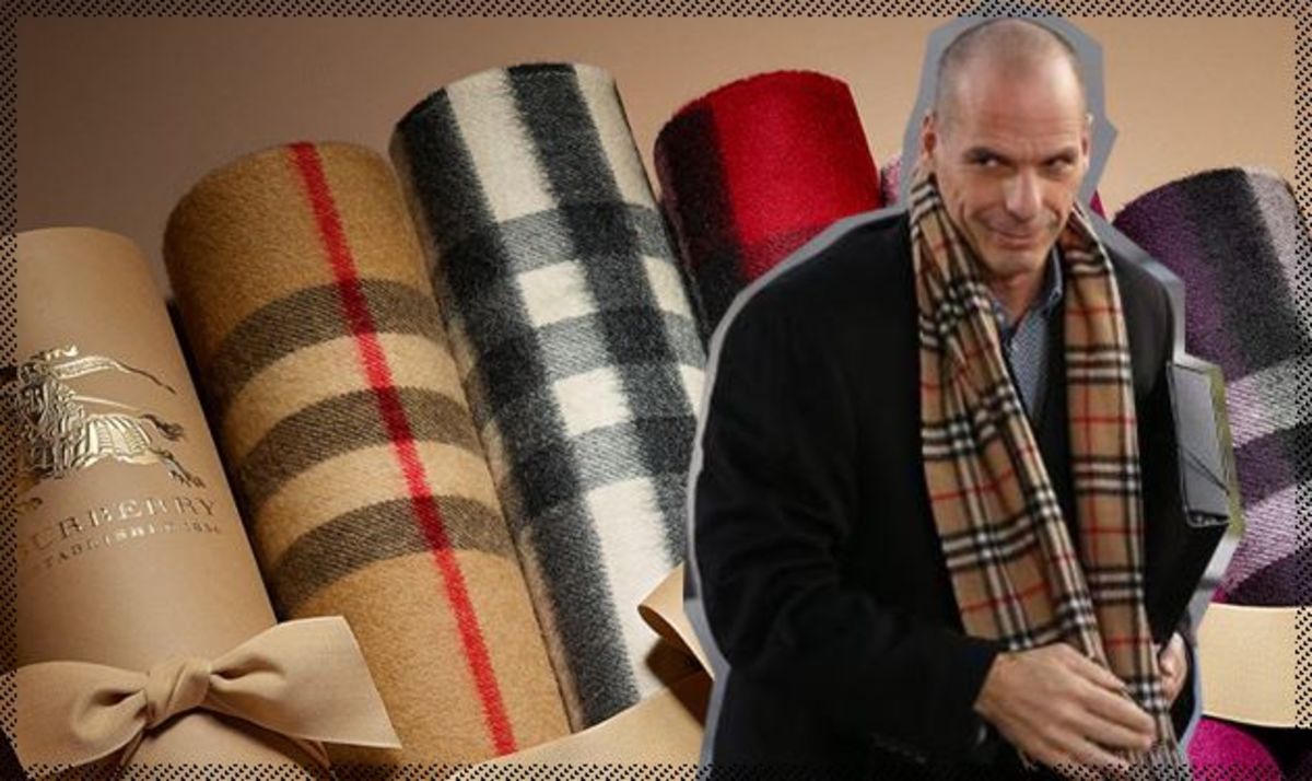 Γιάνης Βαρουφάκης: Δείτε πόσο κοστίζει το περιβόητο κασκόλ που φόρεσε στο Eurogroup!