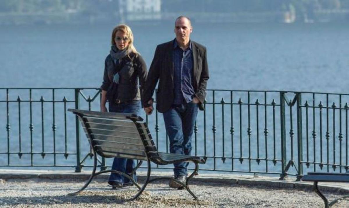 Γιάνης Βαρουφάκης – Δανάη Στράτου: Νέες φωτογραφίες από τις βόλτες τους στην Ιταλία