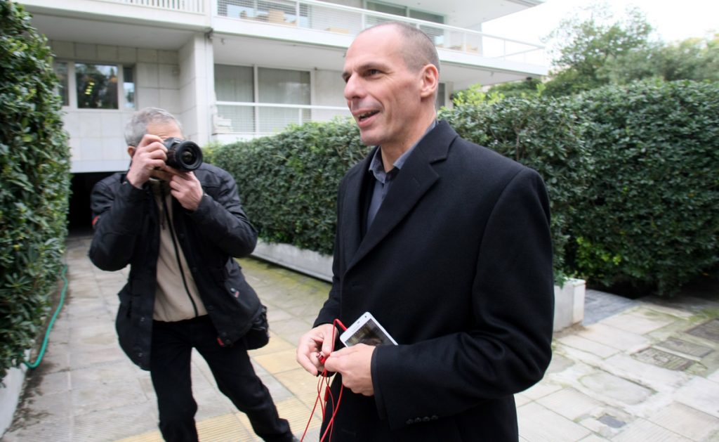 Προσπάθεια αποδόμησης του Βαρουφάκη “βλέπει” το Μαξίμου – “Αν θέλουν κάποιον… Γκίκα, θα απογοητευτούν”