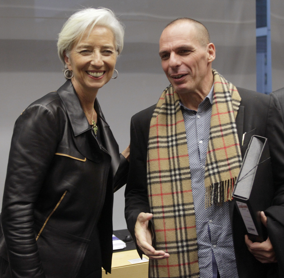 Η μεταμεσονύχτια συνάντηση Βαρουφάκη – Λαγκάρντ – Τι θα ζητήσει η Ελλάδα, με ποιες… προθέσεις περιμένει τον Έλληνα υπουργό η επικεφαλής του ΔΝΤ