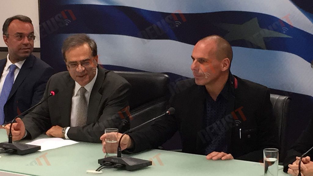 Βαρουφάκης: Συμφωνία “γέφυρα” με τους δανειστές – «Λέμε “ναι” στο λιτό βίο και “όχι” στην ανάπτυξη των Cayenne»