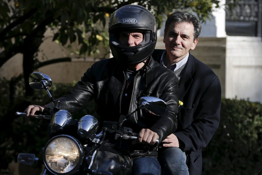 Τσακαλώτος: Δημοψήφισμα αν “καταπατηθούν” οι “κόκκινες γραμμές”