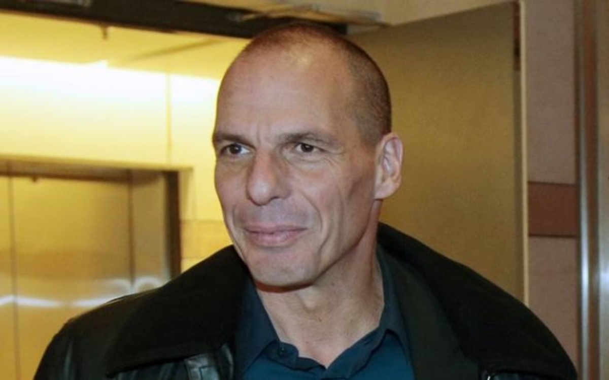 «Είναι ένα εκκρεμές το οποίο κινείται μεταξύ νούμερου και ενός διανοούμενου»