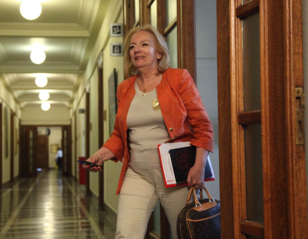 Μία πρόσληψη και μία παραίτηση για Σαμαρά και Παπανδρέου