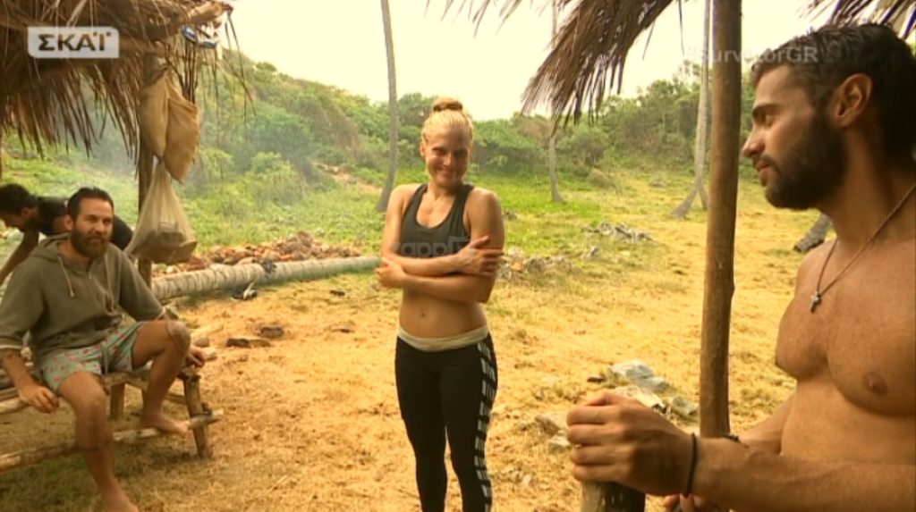 Χαμός με το δώρο που έκανε ο Βασάλος στην Βαλαβάνη! Η κίνηση που αναστάτωσε το Survivor!