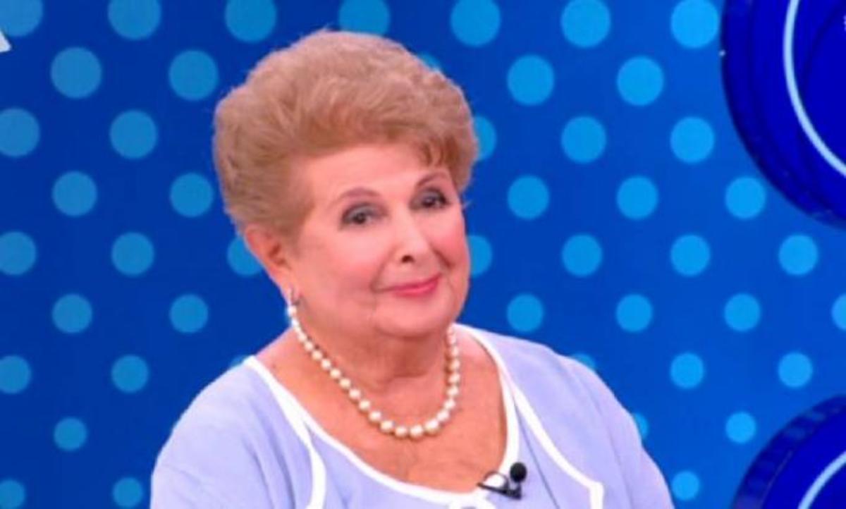 Η Βέφα Αλεξιάδου αναστατώνει την Αννίτα Πάνια…!