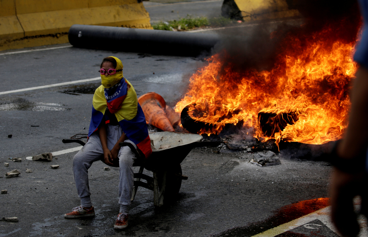 Βενεζουέλα: Άλλοι τρεις νεκροί σε οδομαχίες διαδηλωτών – αστυνομίας [pics, vids]