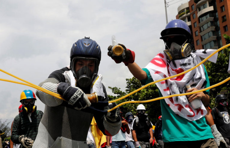 Βενεζουέλα: Βόμβες με… σκατά κατά του Μαδούρο! Ακόμα δυο νεκροί [pics]
