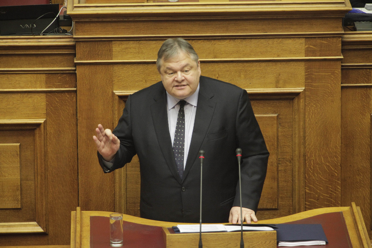 ΠΑΣΟΚ: Ο Τσίπρας έκανε μεγάλες παραχωρήσεις