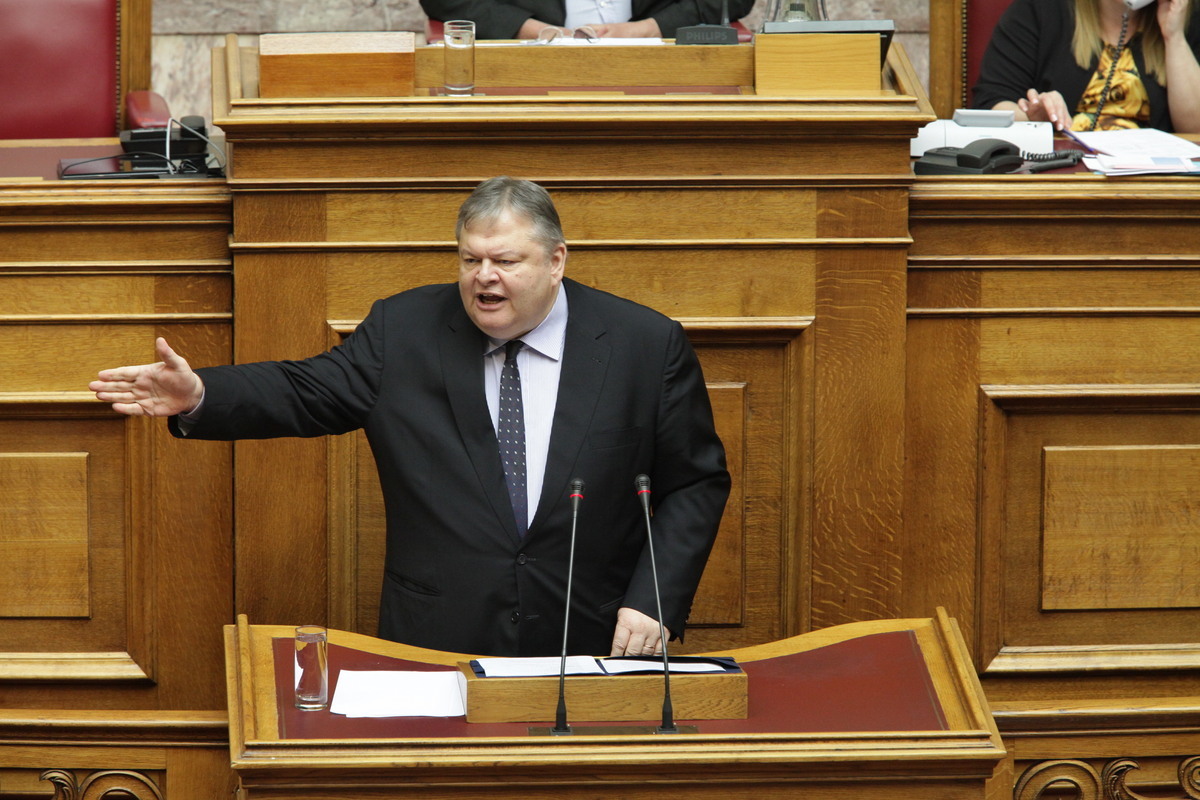 Βενιζέλος: Αγωνίζεστε για ένα πουκάμισο αδειανό, για μια Ελένη…