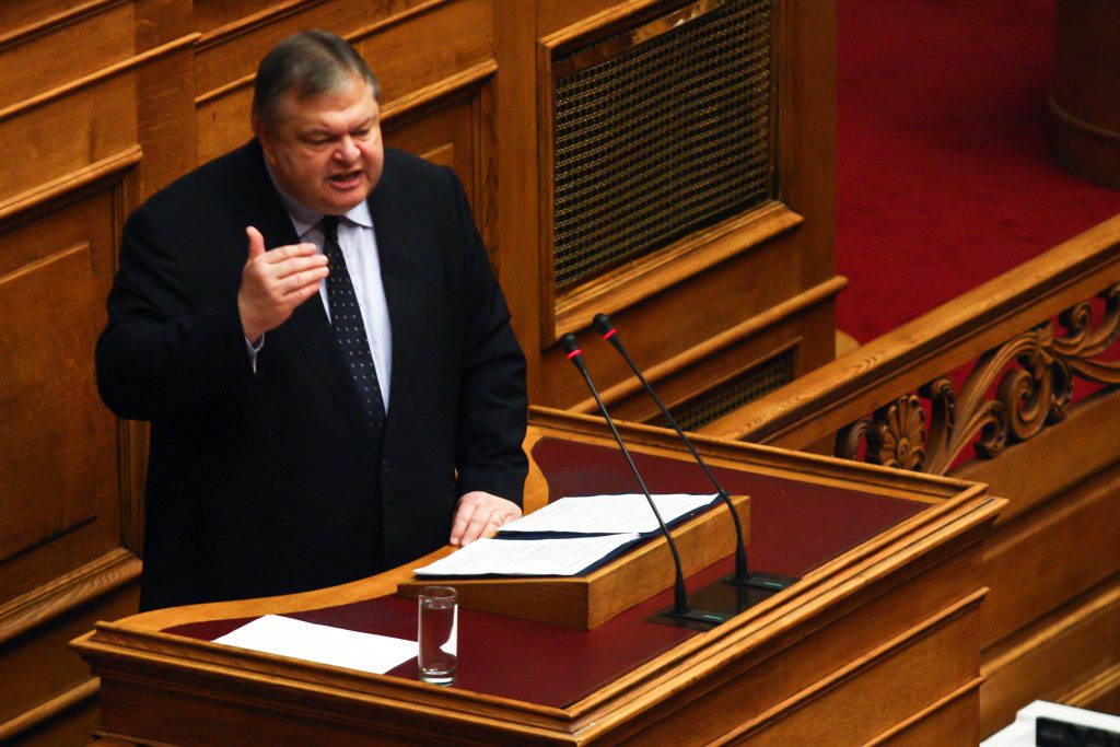 Συμφωνία εθνικής σύνεσης προτείνει ο Βενιζέλος