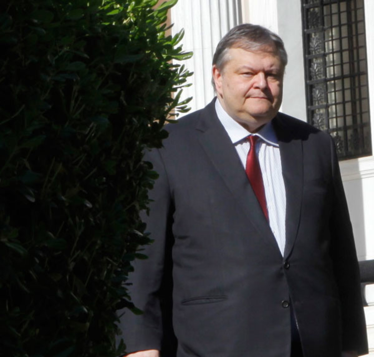 Δεν είναι δυνατόν σε κάθε επίσκεψη της τρόικας να δημιουργείται η εντύπωση ότι δεν είμαστε συνεπείς