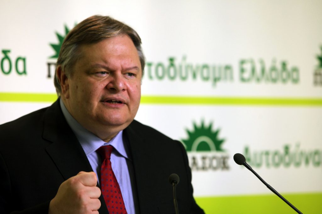 Βενιζέλος: Αμήχανη η απάντηση Κουβέλη