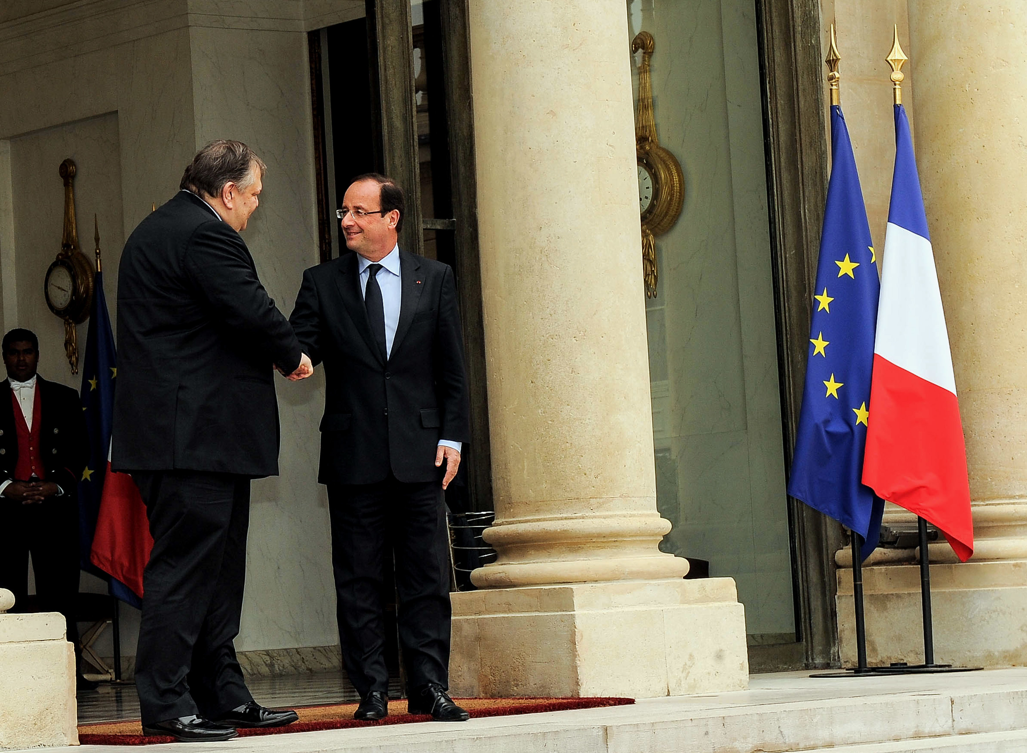 Ο Ολάντ πήρε τηλέφωνο τον Βενιζέλο